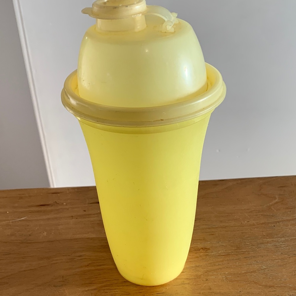 Tupperware Yellow Shaker